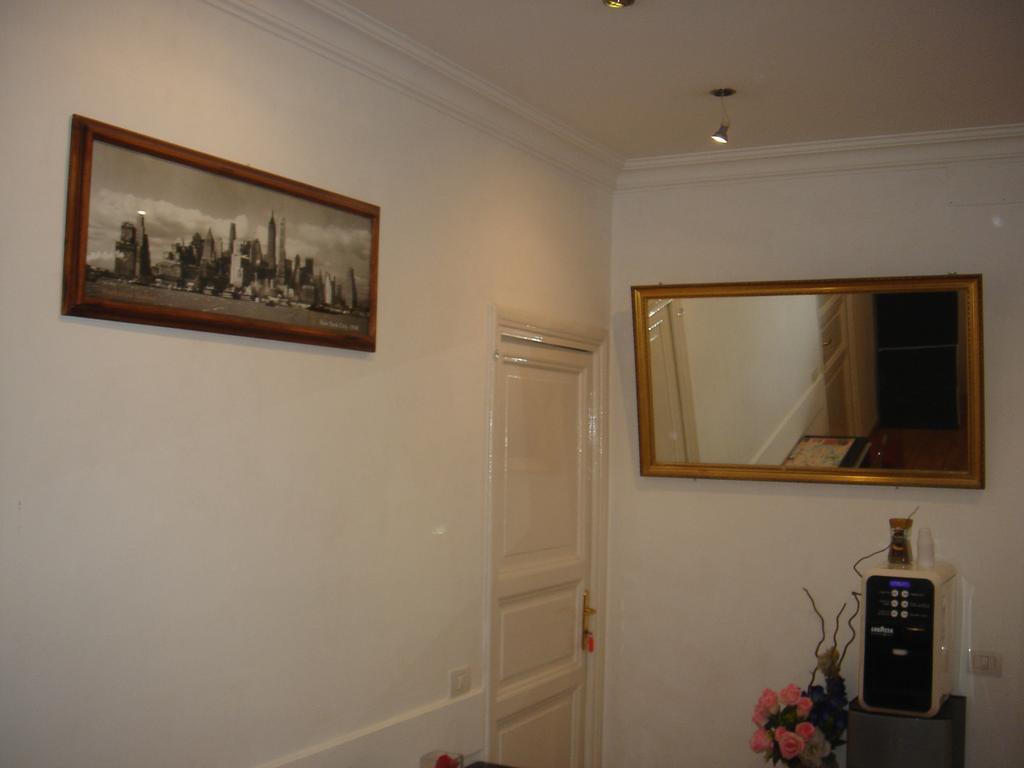 Bed & Breakfast Flavia 84 Rome Room photo